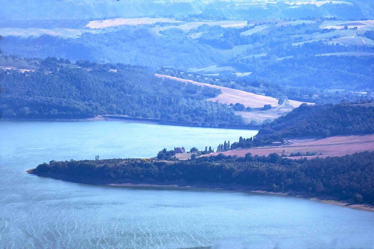Вілла Castello Di Titignano Орв'єто Екстер'єр фото